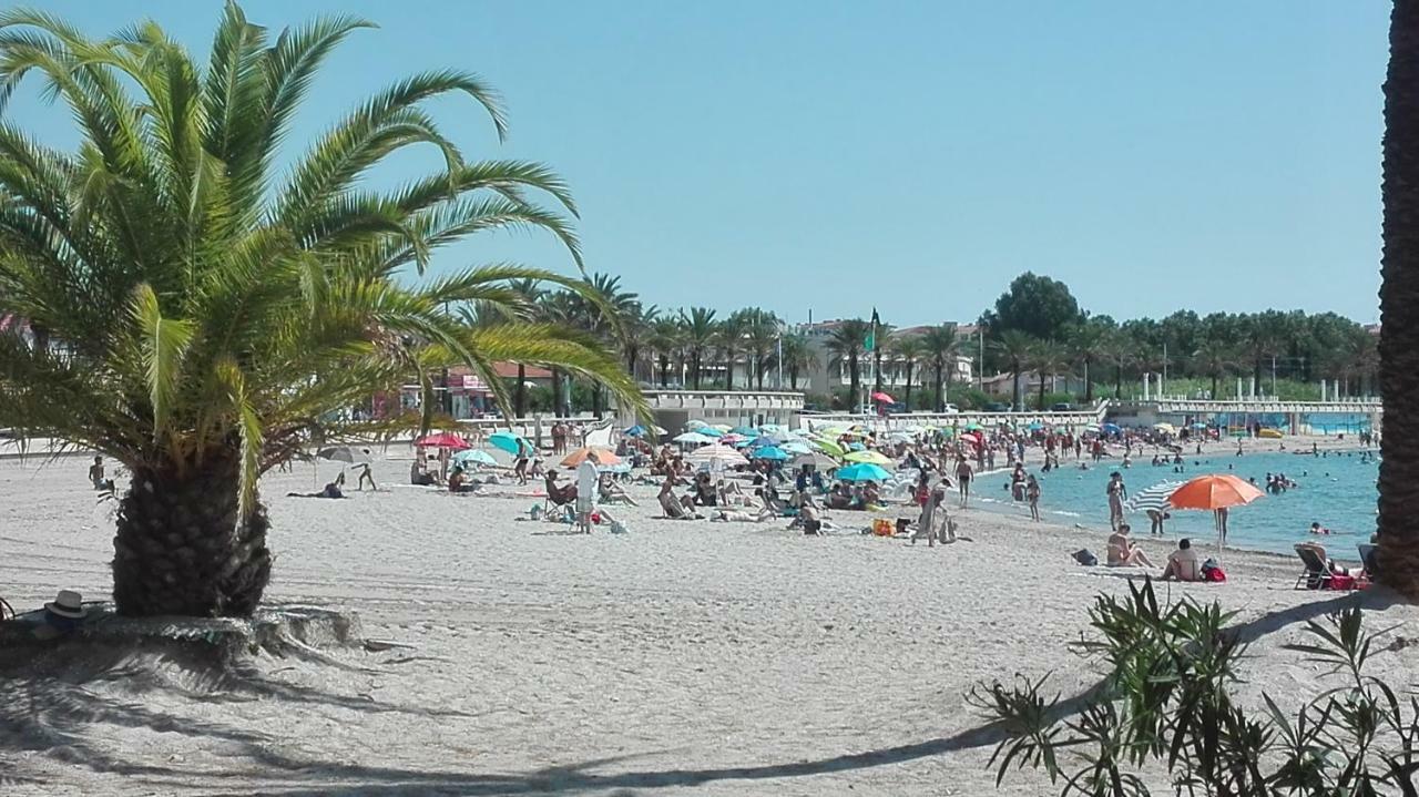 Grand Studio Climatise En Bord De Mer Avec Parking Securise Golfe-Juan Eksteriør bilde